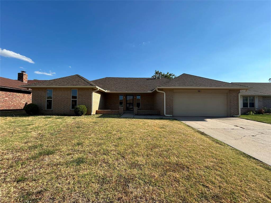32 Corona DR, Oklahoma City, OK 73149