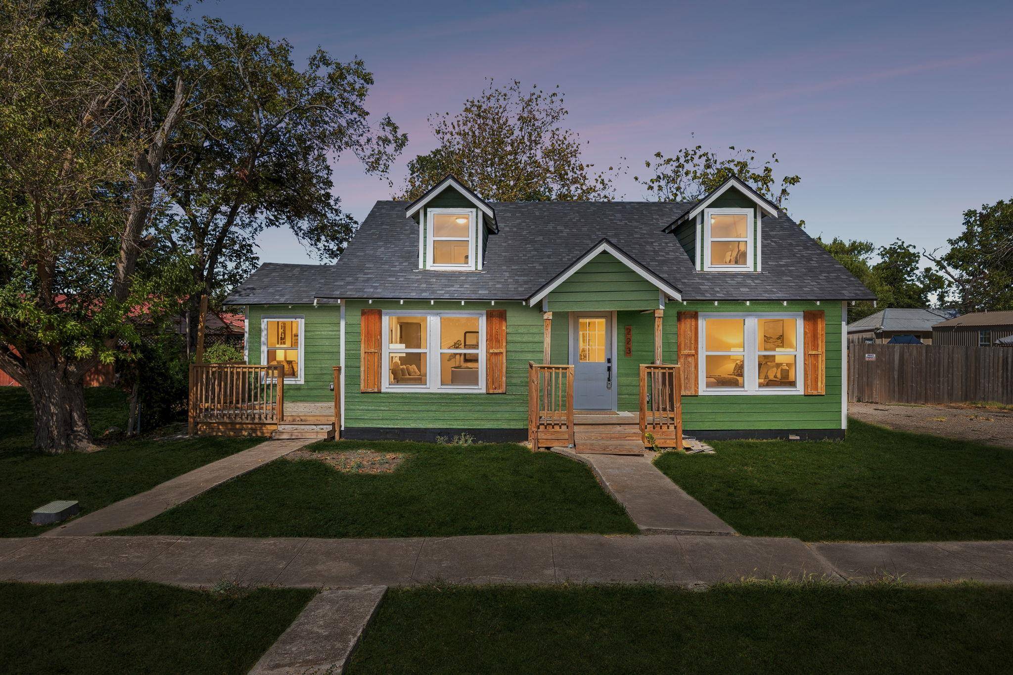 223 NW Front ST, Bartlett, TX 76511