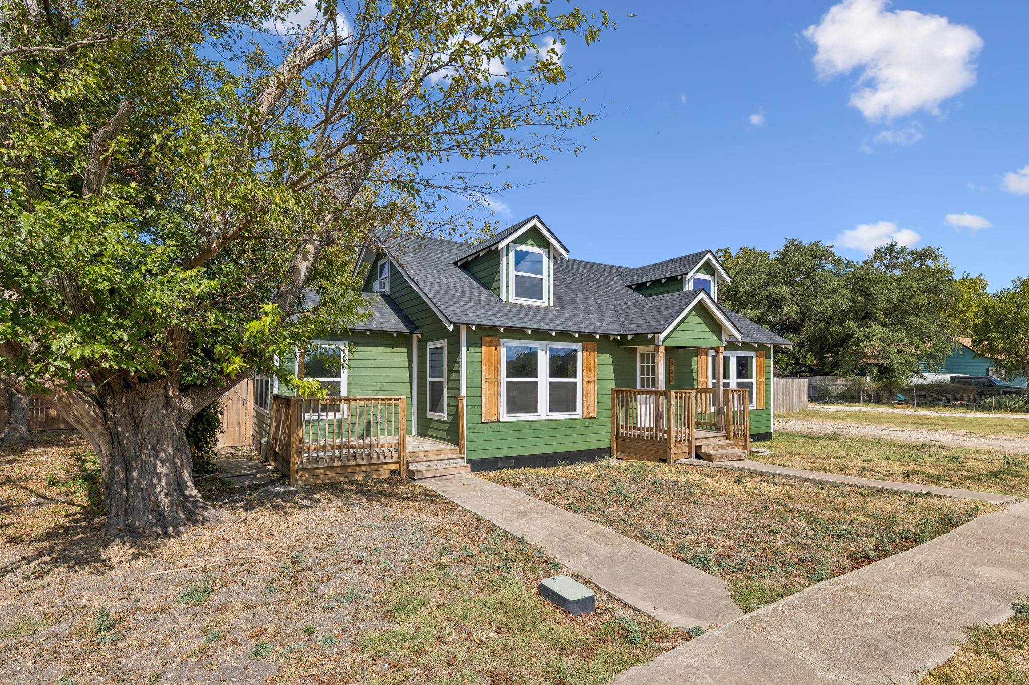 223 NW Front ST, Bartlett, TX 76511