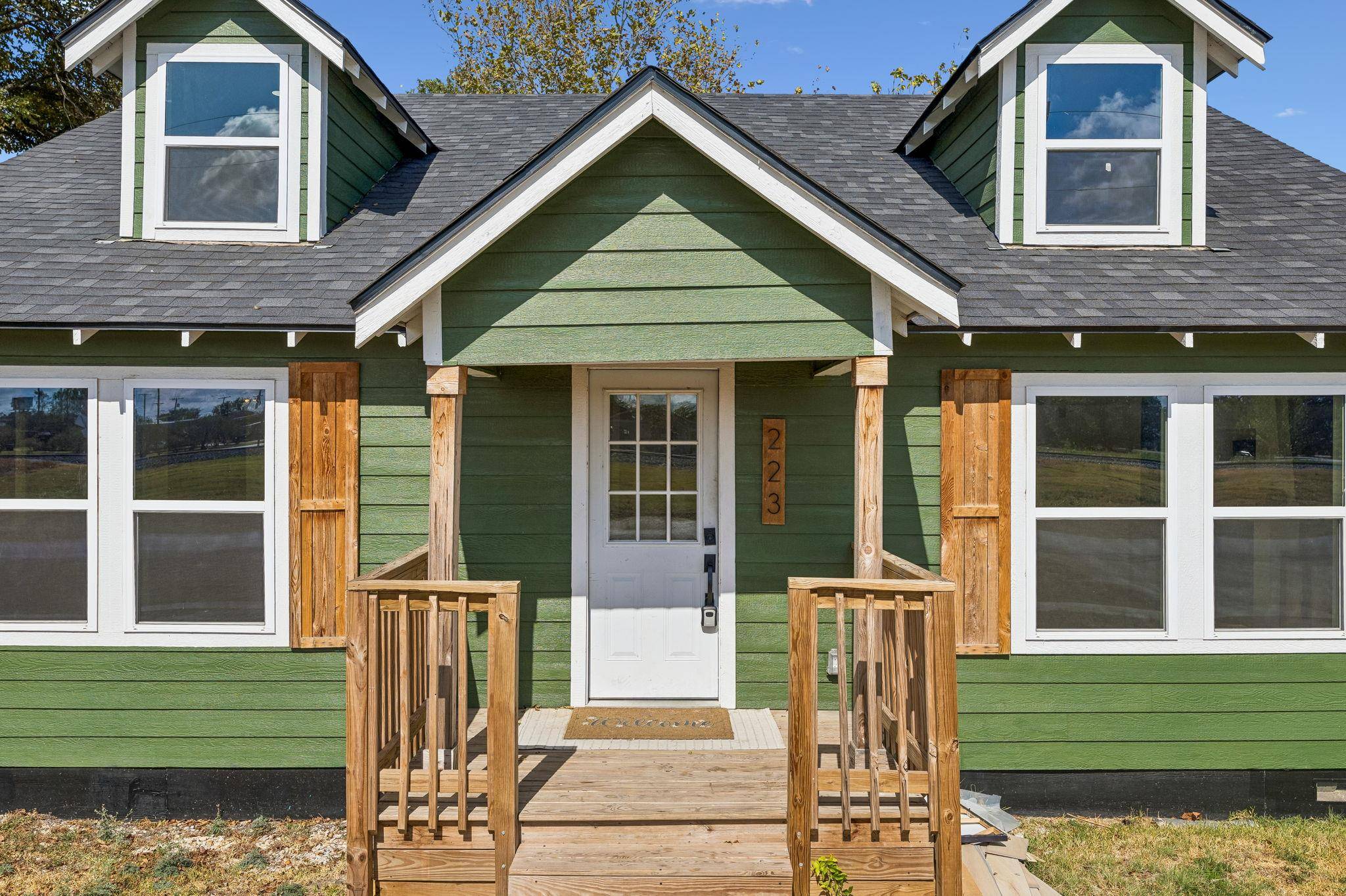 223 NW Front ST, Bartlett, TX 76511