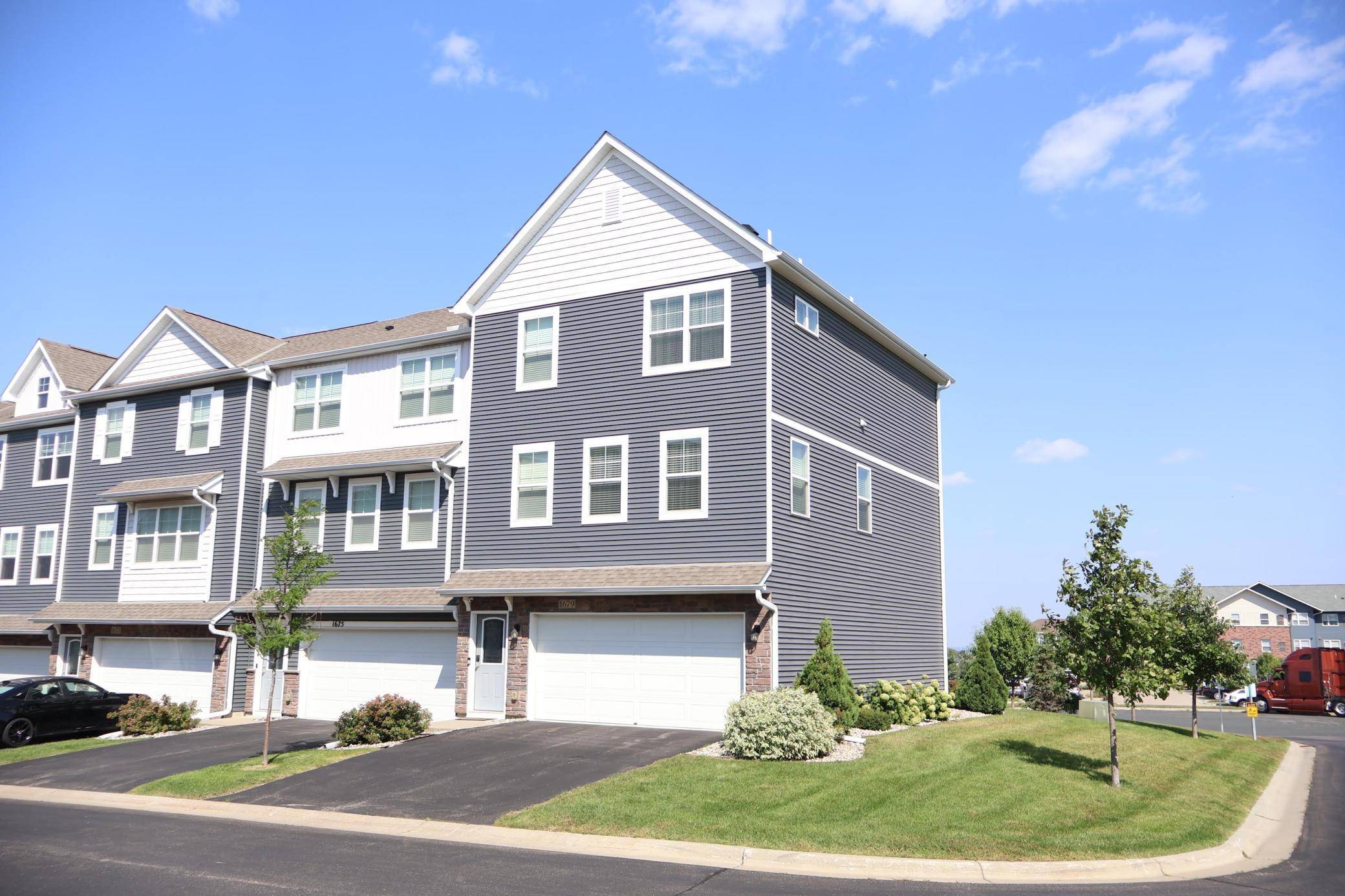 1679 Windigo LN, Shakopee, MN 55379