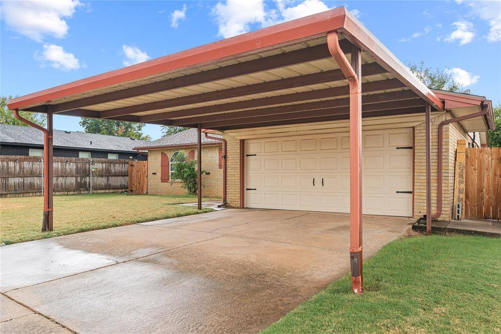 814 Cherrywood LN, Yukon, OK 73099