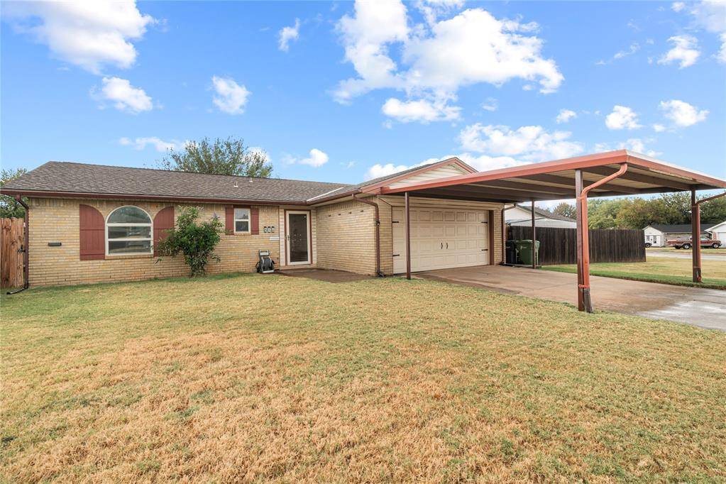 814 Cherrywood LN, Yukon, OK 73099