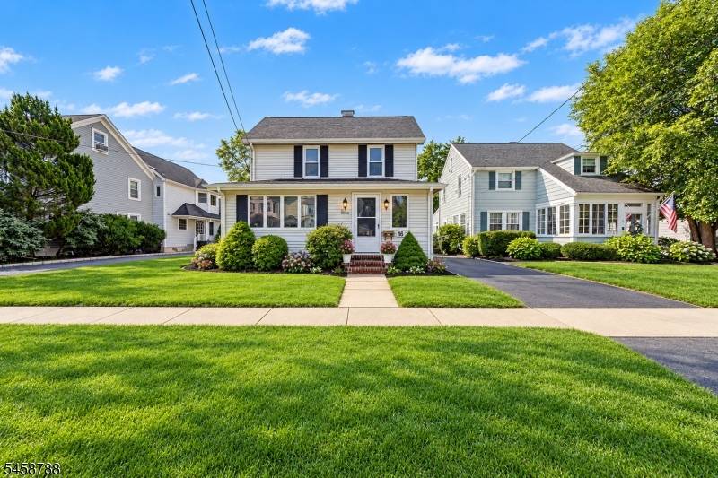 16 Jaqui Ave, Morris Plains Boro, NJ 07950