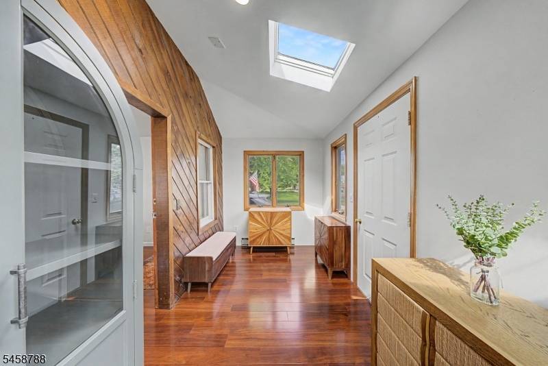 16 Jaqui Ave, Morris Plains Boro, NJ 07950