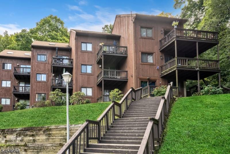 3 Davos Dr #4, Vernon Twp., NJ 07462