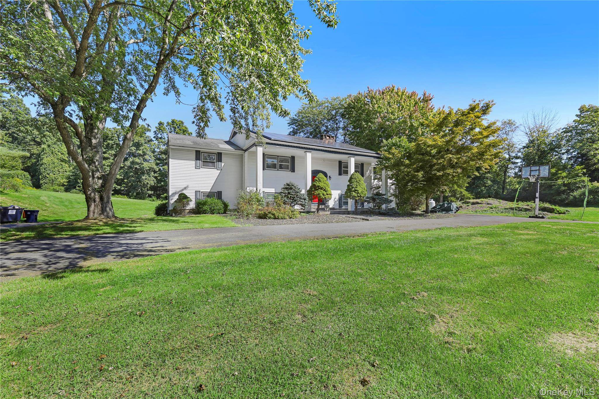 1 Kerr RD, Rhinebeck, NY 12572