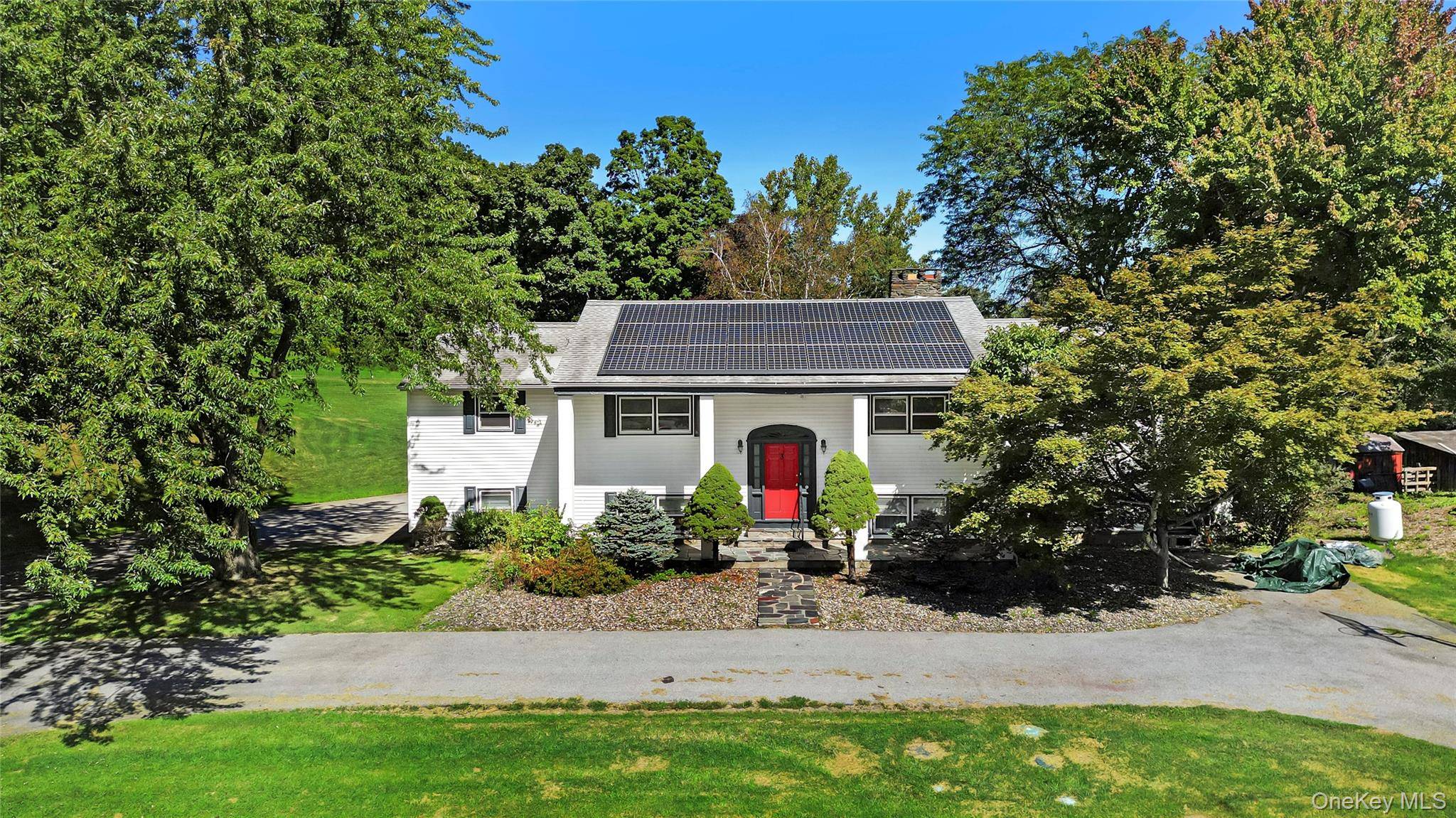 1 Kerr RD, Rhinebeck, NY 12572