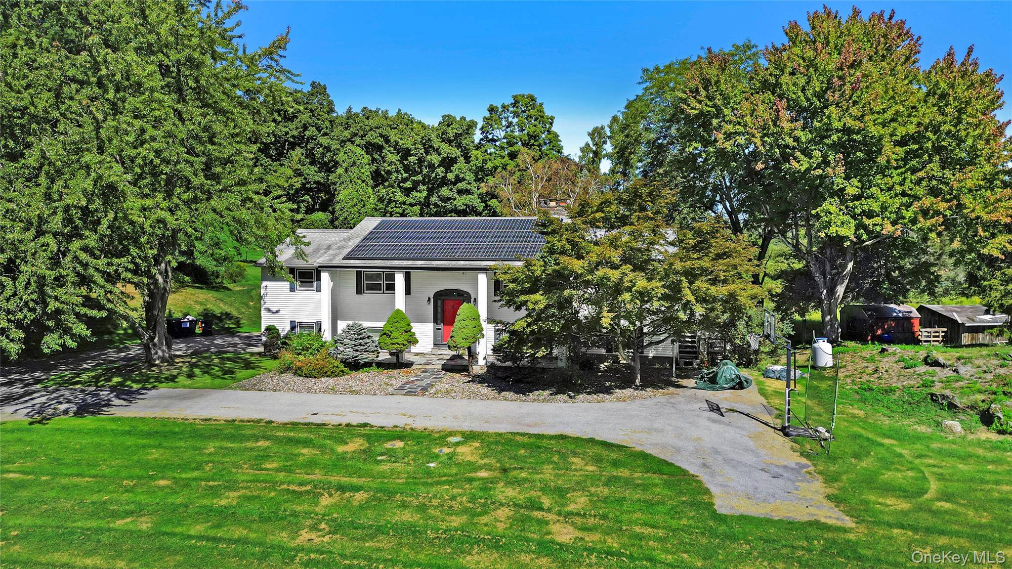 1 Kerr RD, Rhinebeck, NY 12572