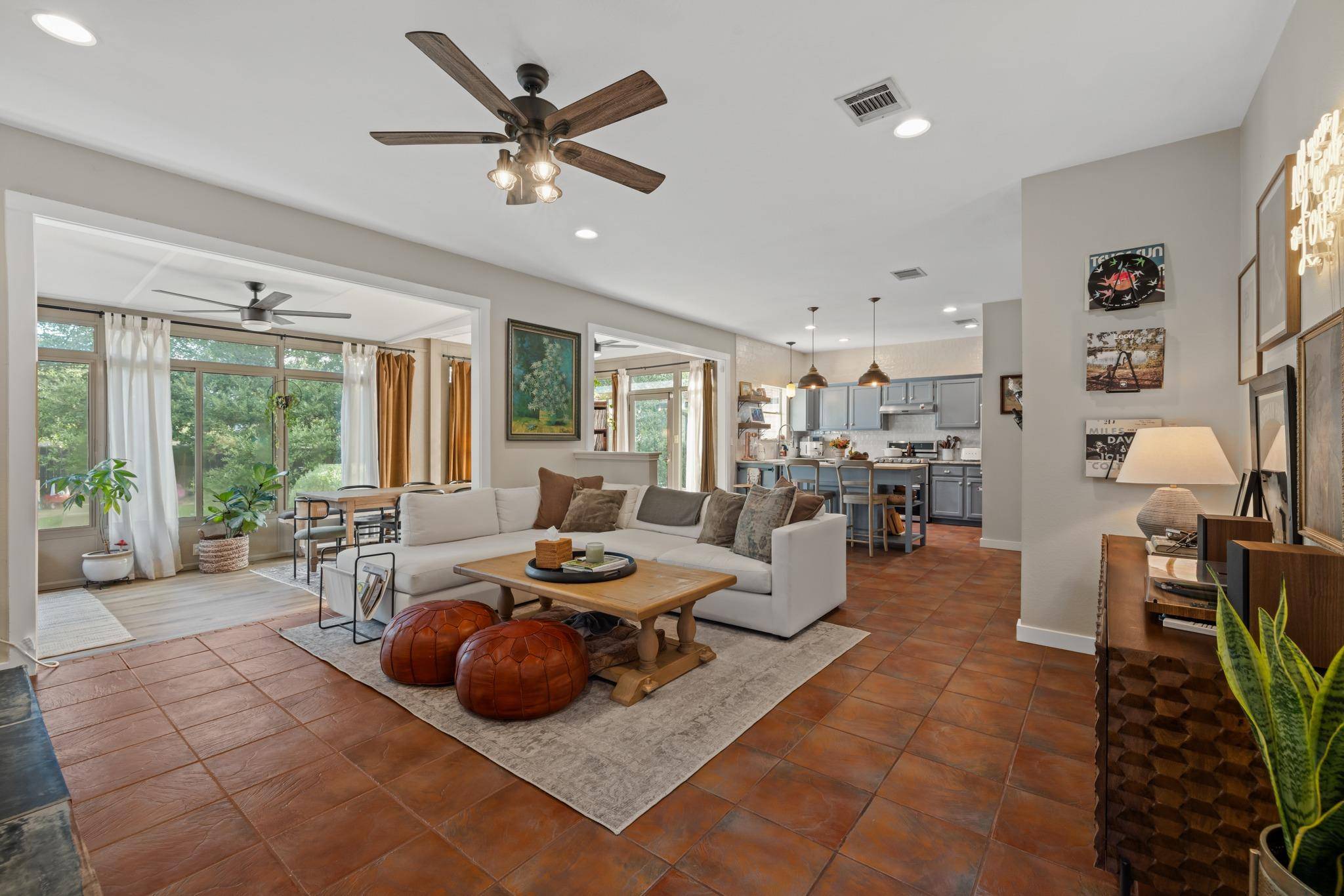 4624 Hoffman DR, Austin, TX 78749
