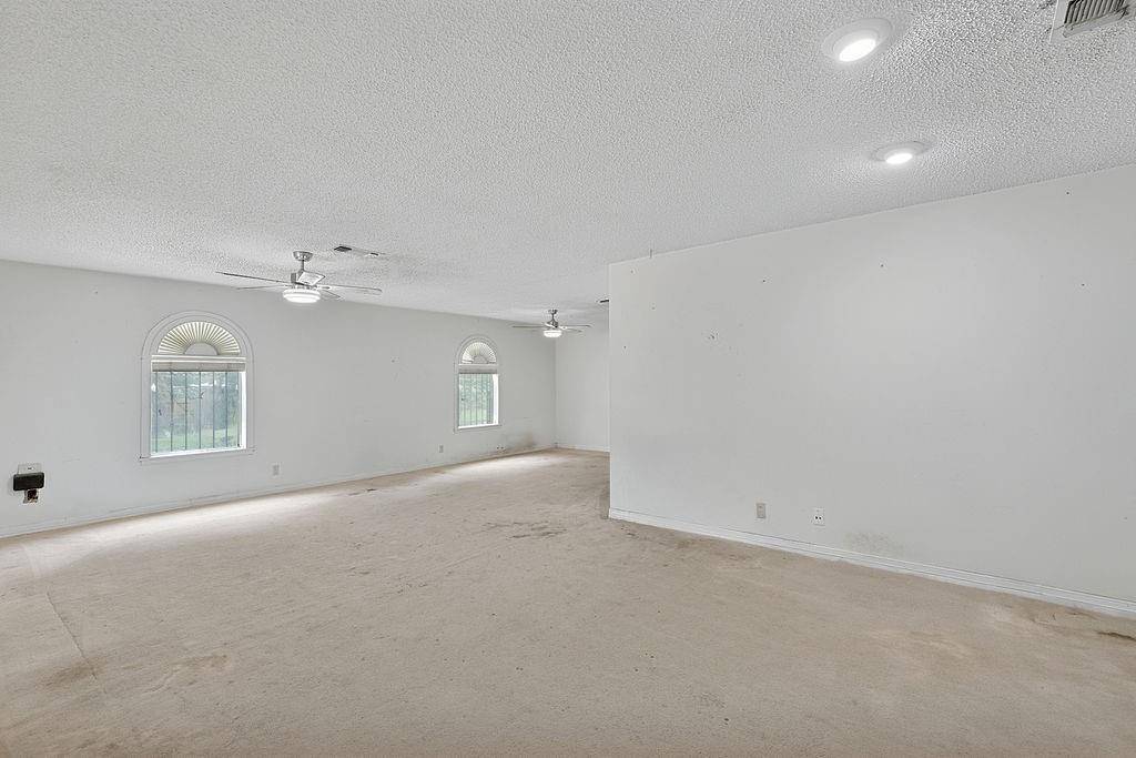 100 Joyner Street, Omaha, TX 75571