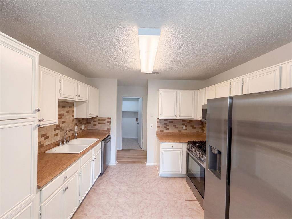 713 Buddy L Drive, Fort Worth, TX 76108