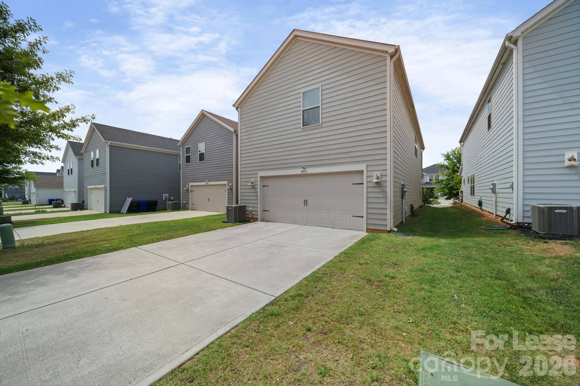 11913 Silverheel LN, Huntersville, NC 28078