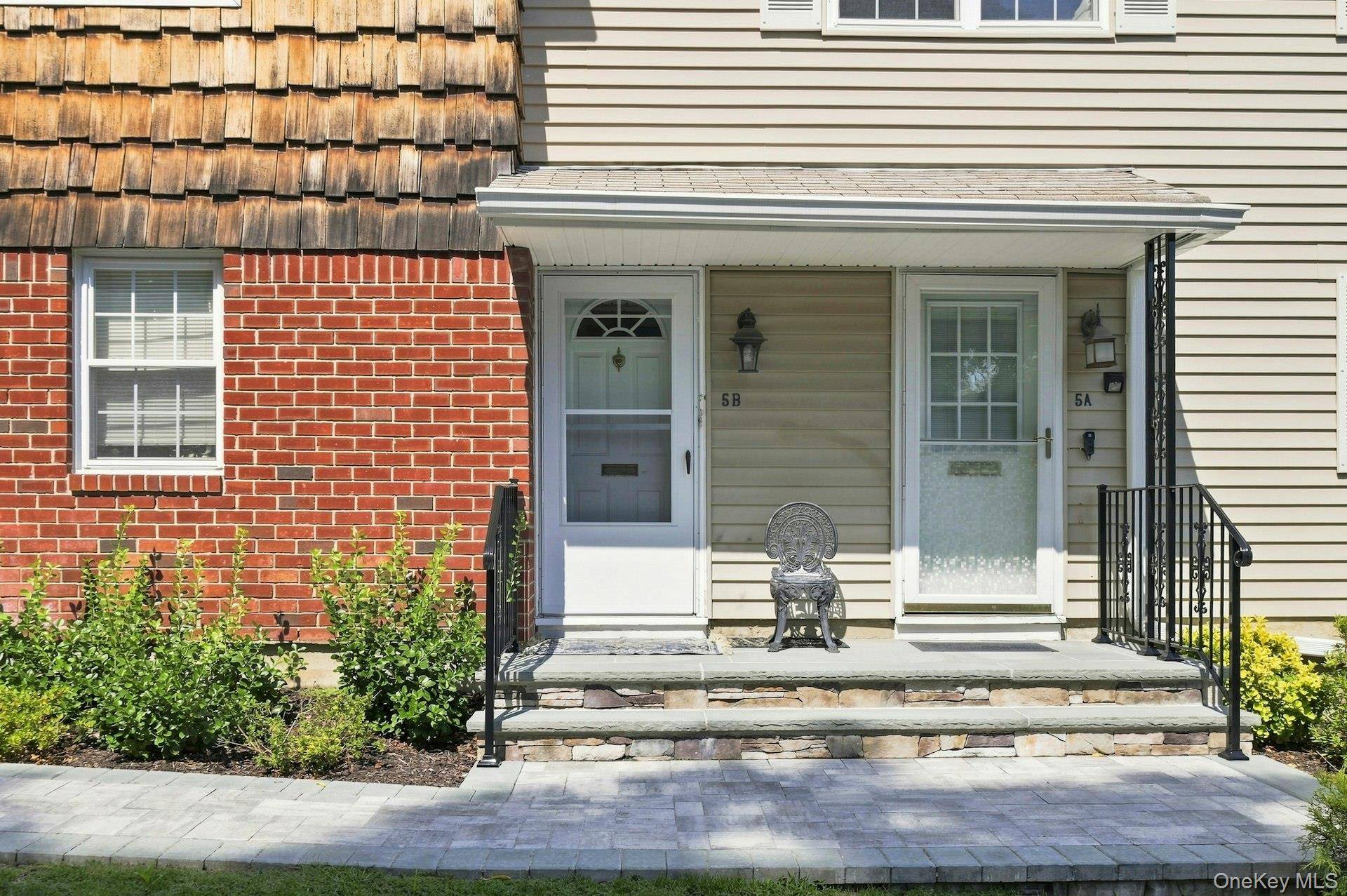 4 Anchorage LN #5B, Oyster Bay, NY 11771