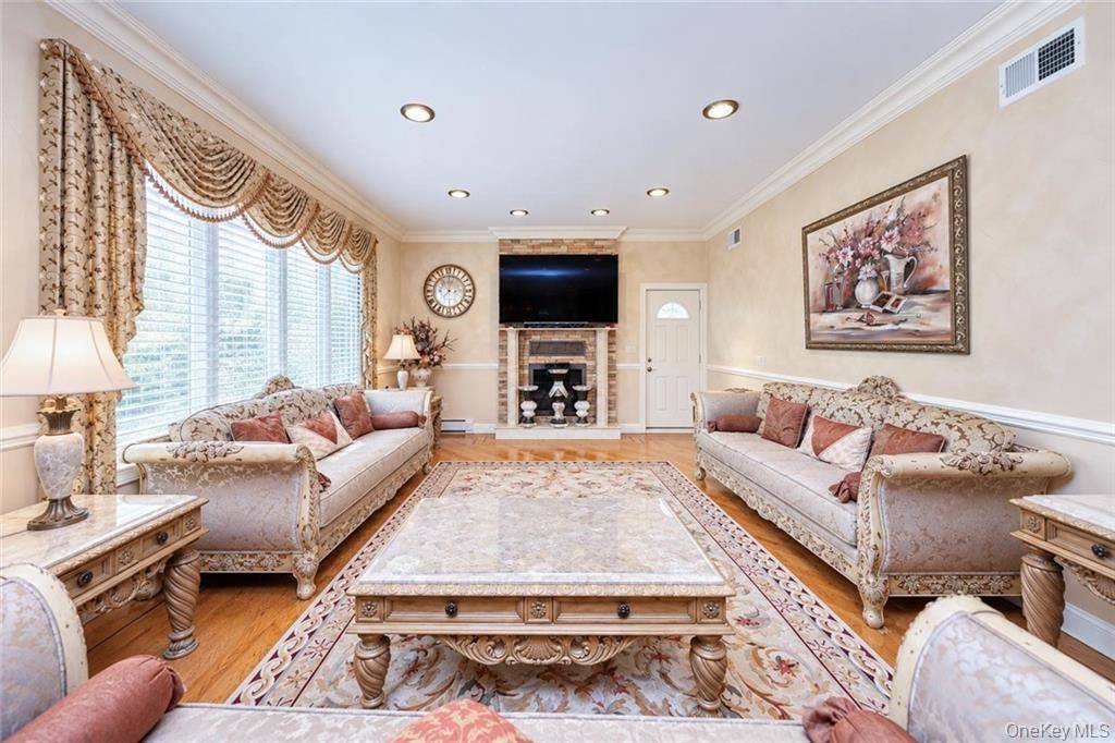 78 Eleanor ST, Staten Island, NY 10306