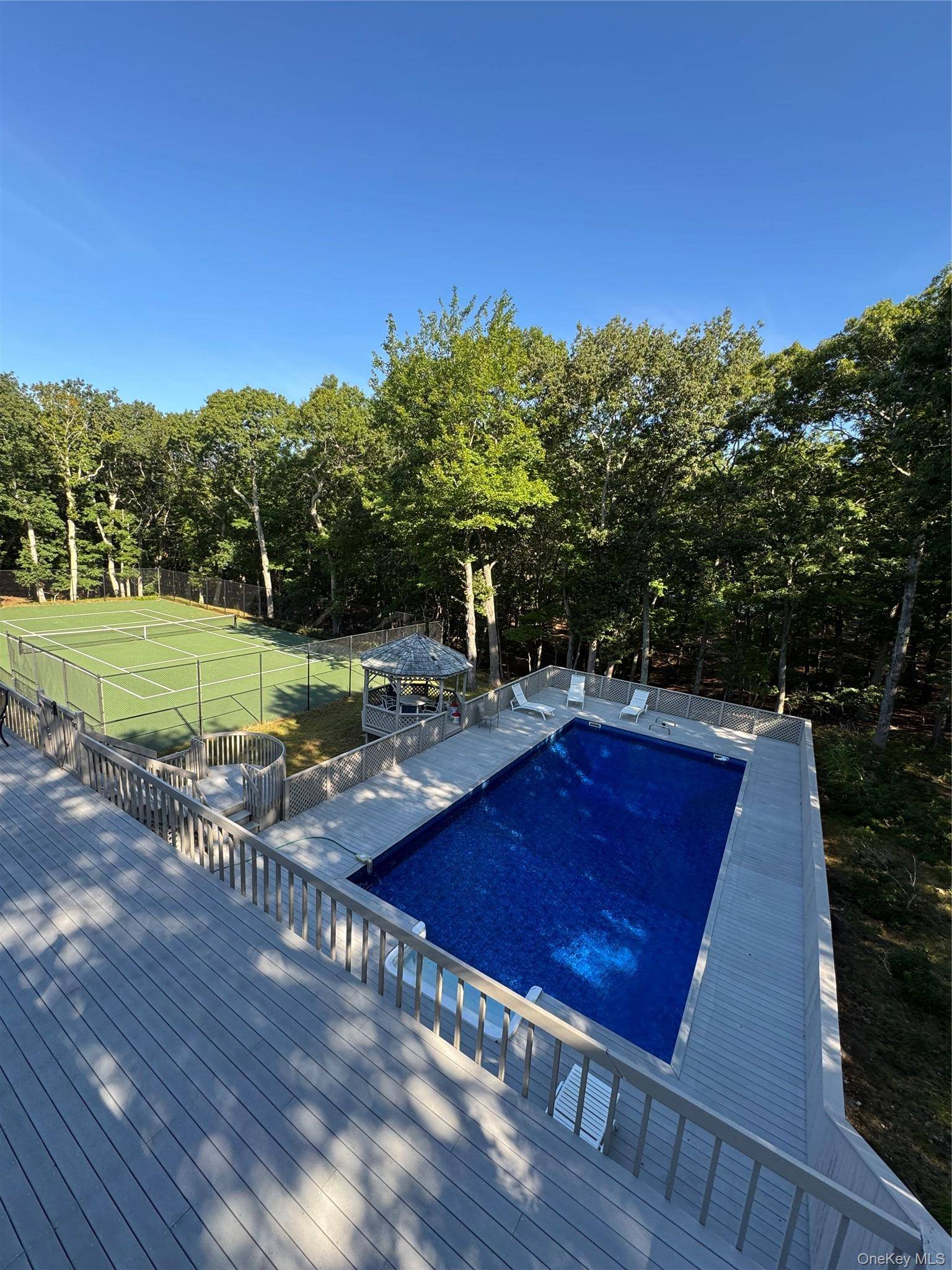 2 Little CT, East Hampton, NY 11937