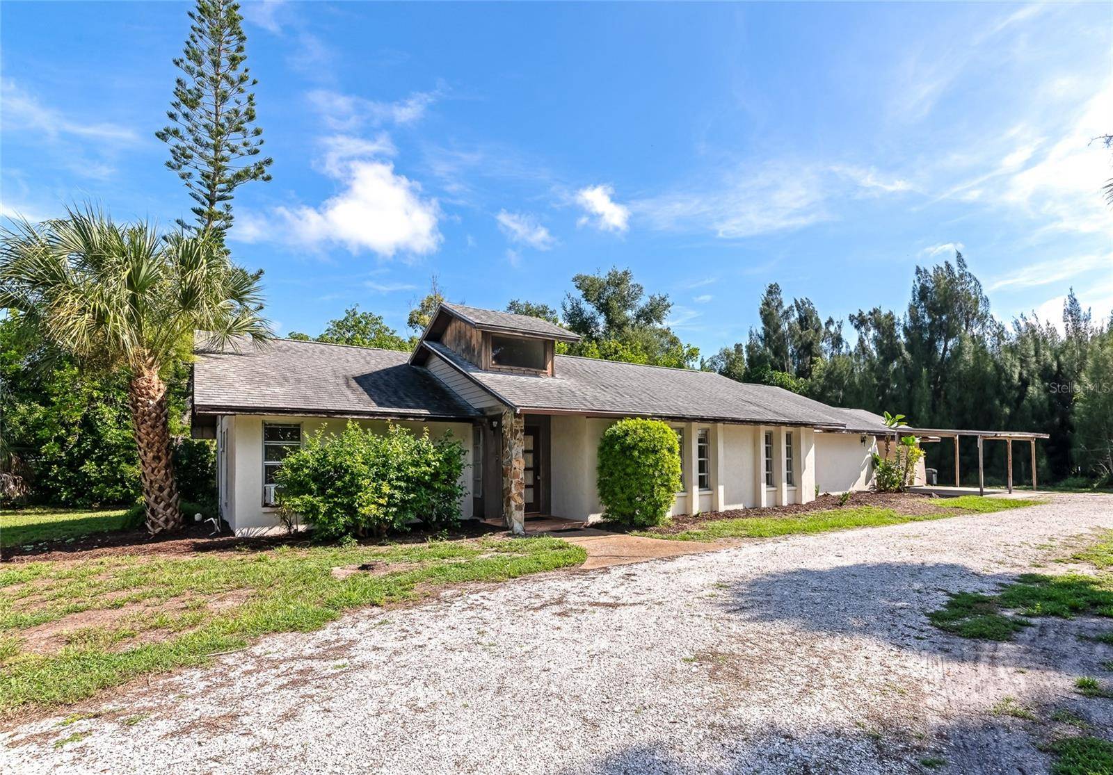 1351 MUSTANG ST, Nokomis, FL 34275
