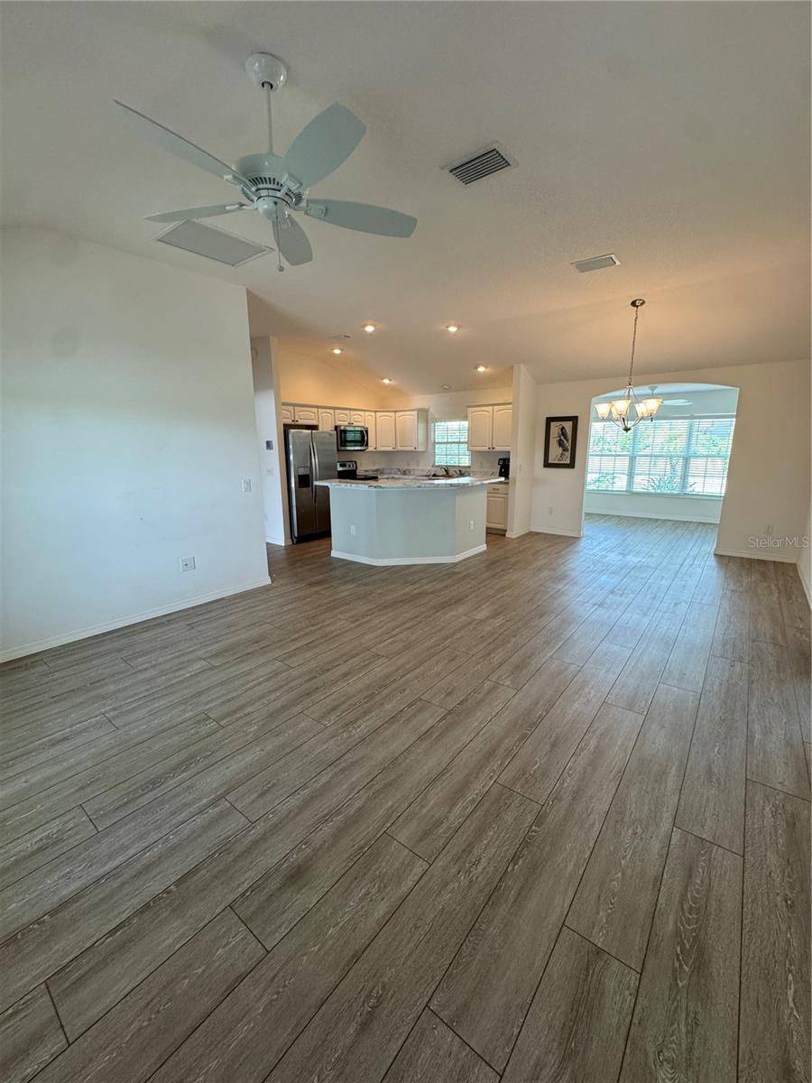 3915 WINE PALM WAY, The Villages, FL 32163