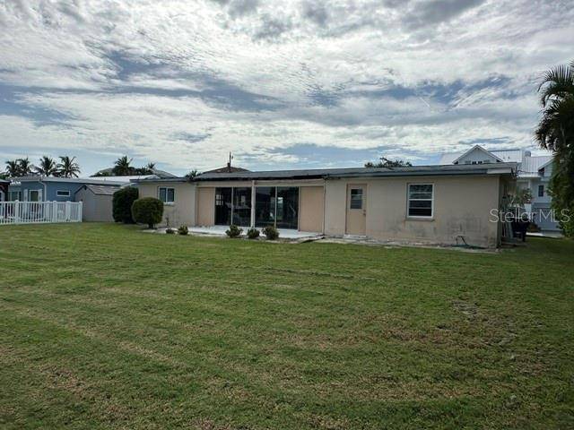 524 68TH ST, Holmes Beach, FL 34217
