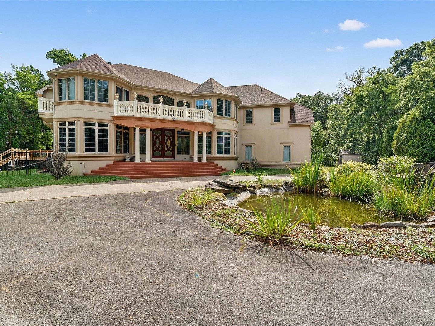 872 Rosedale TER, Crete, IL 60417
