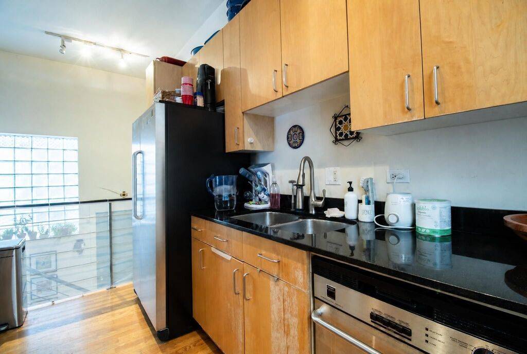 2007 W Evergreen AVE #1R, Chicago, IL 60622