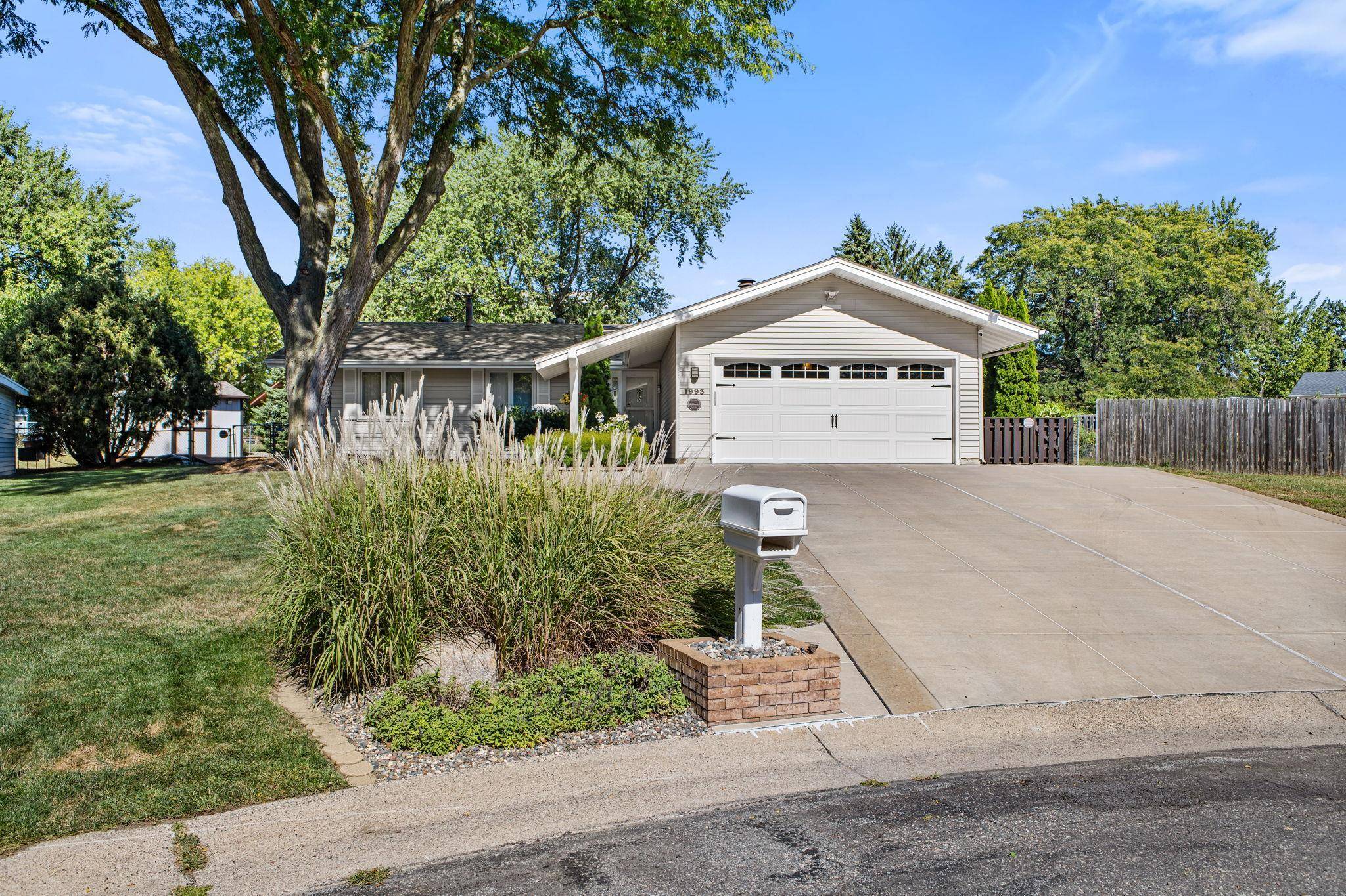 1993 Warbler LN, Saint Paul, MN 55119