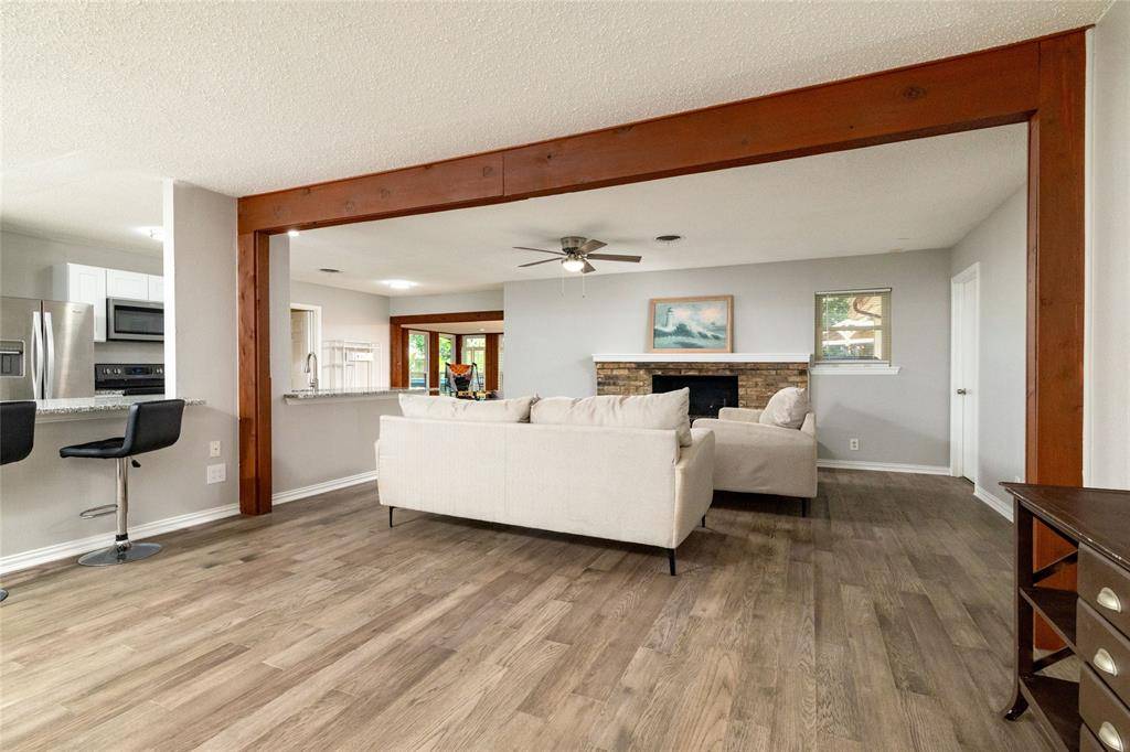 637 Post Oak Drive, Hurst, TX 76053