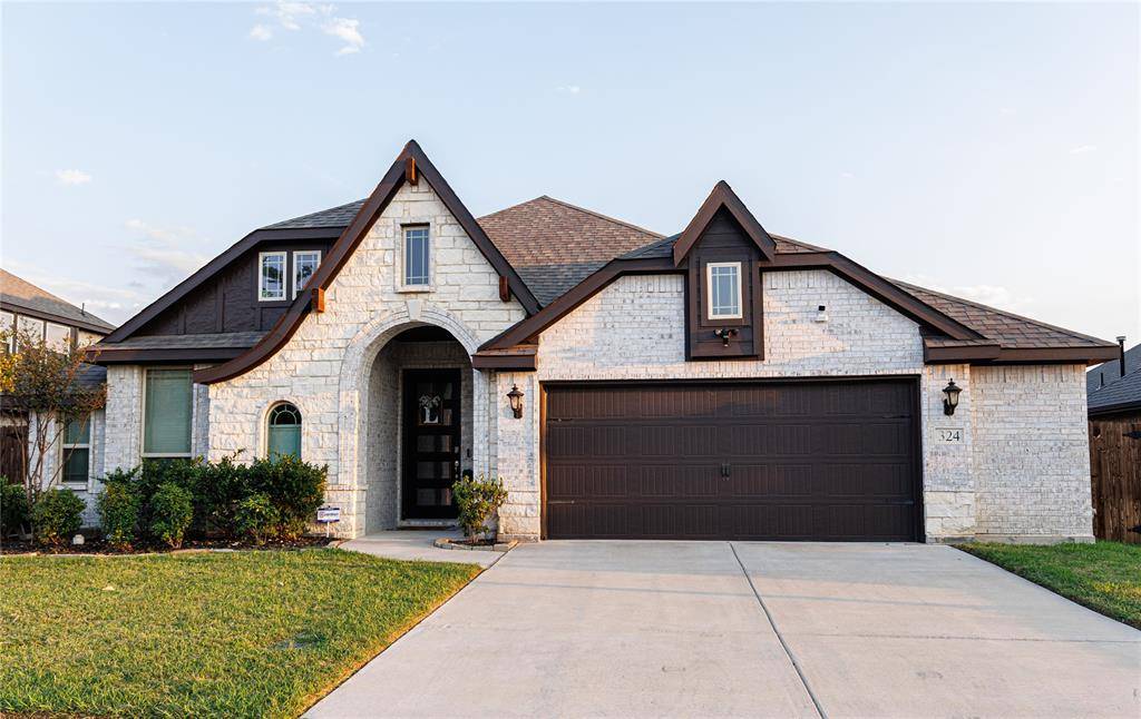 324 W Milas Lane, Glenn Heights, TX 75154