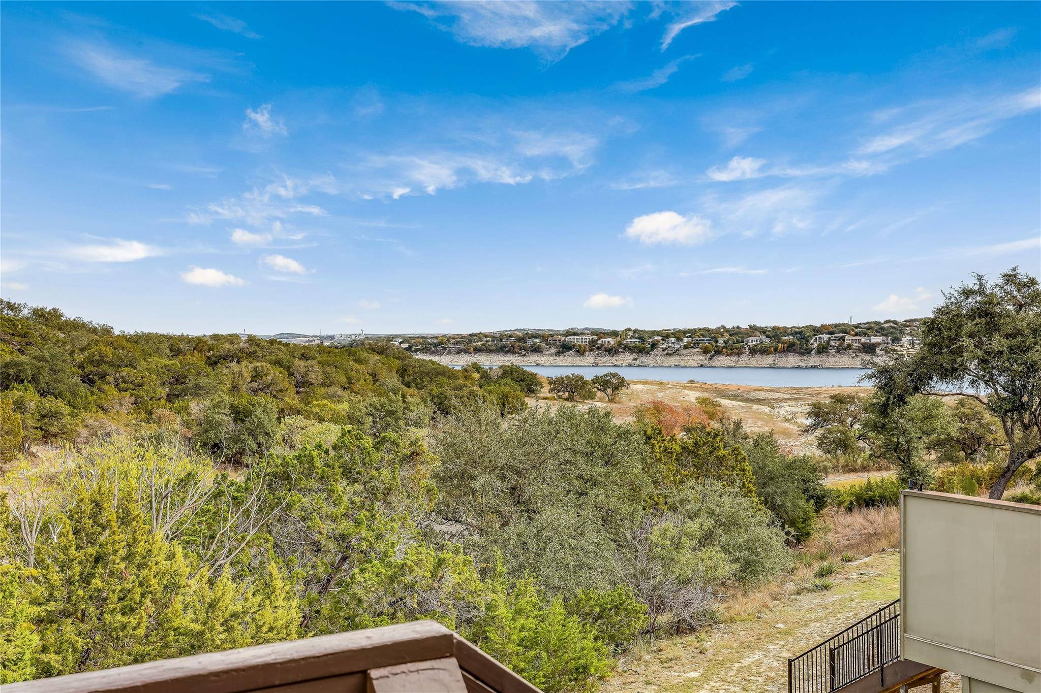 125 Comanche PT, Point Venture, TX 78645