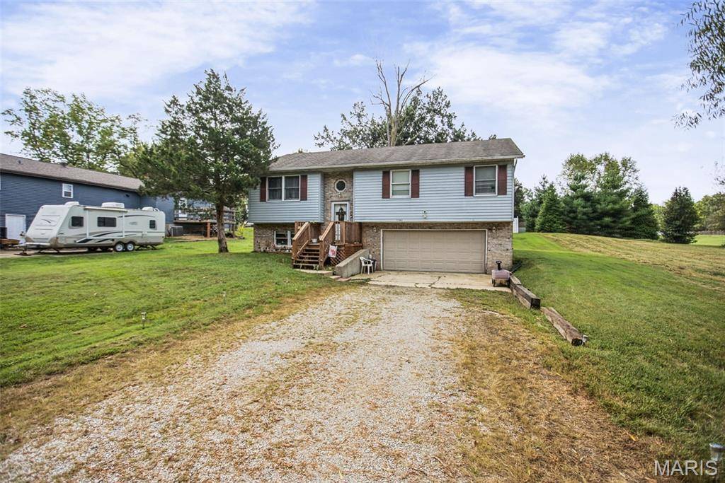 1148 Nassau DR, Edwardsville, IL 62025