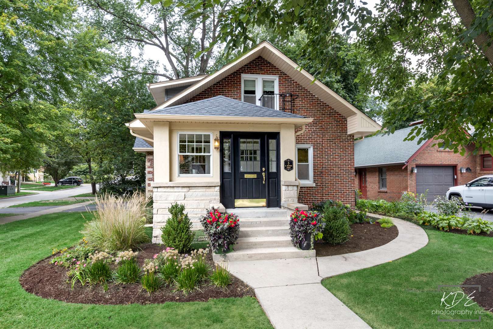 5 N Huffman ST, Naperville, IL 60540