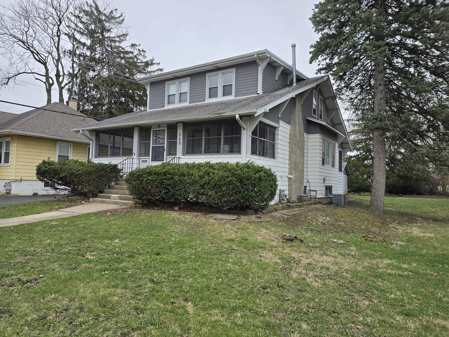 249 E Park BLVD #1, Villa Park, IL 60181