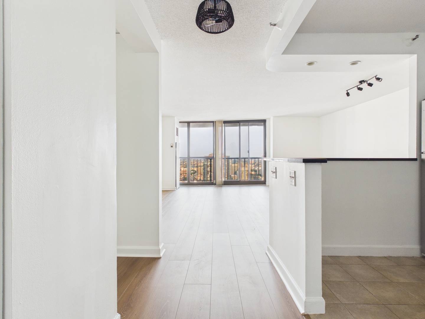10 E ONTARIO ST #4205, Chicago, IL 60611