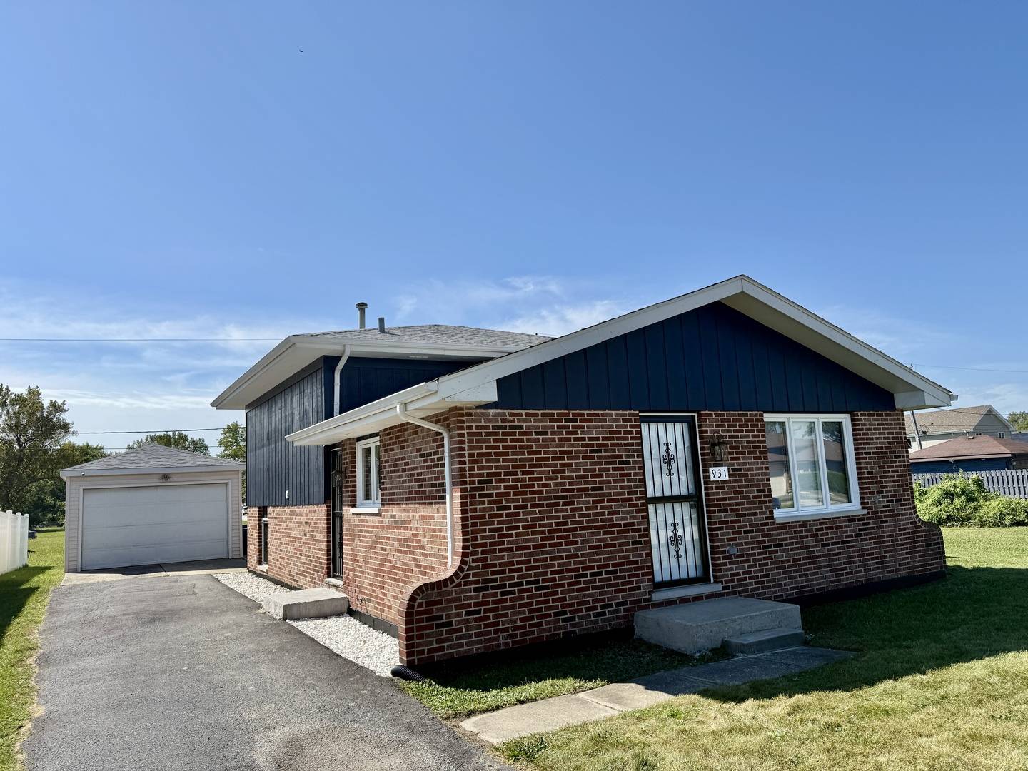 931 Miller PL, Phoenix, IL 60426