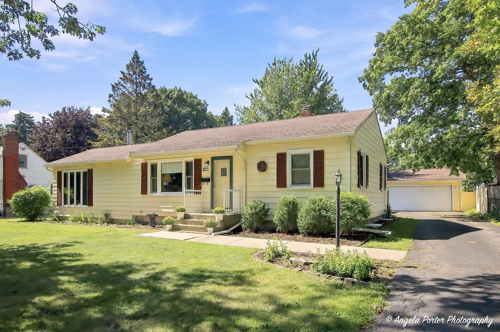 716 Kirkwood AVE, Winthrop Harbor, IL 60096