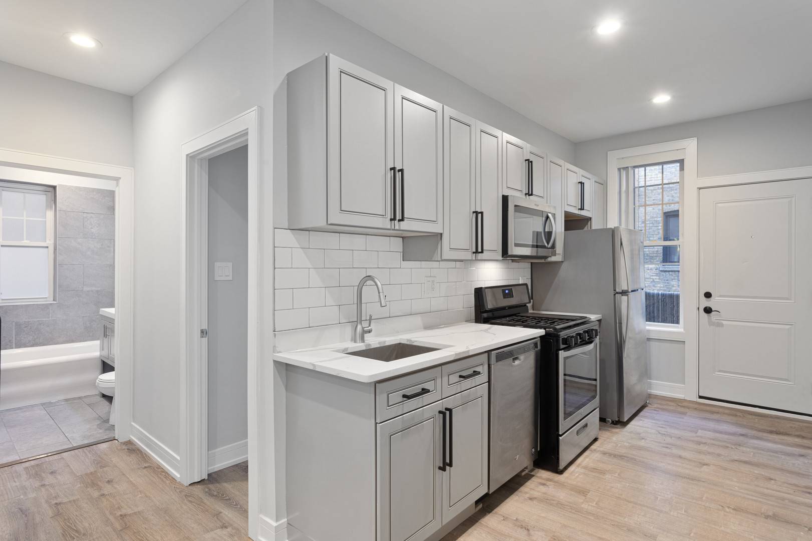 6948 N Wolcott AVE #1, Chicago, IL 60626