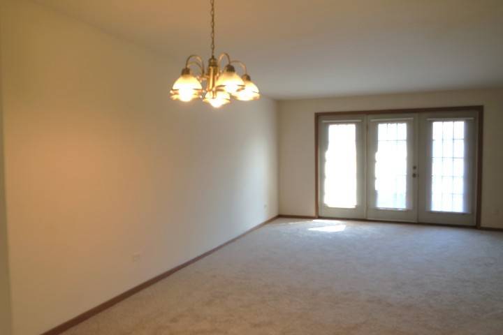 4120 Williamsburg CT #302, Glenview, IL 60025