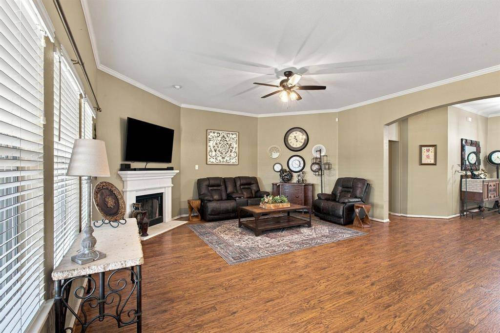 116 Springfield Circle, Red Oak, TX 75165