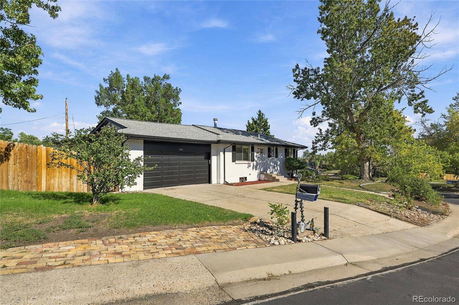 11213 W Briarwood DR, Lakewood, CO 80226