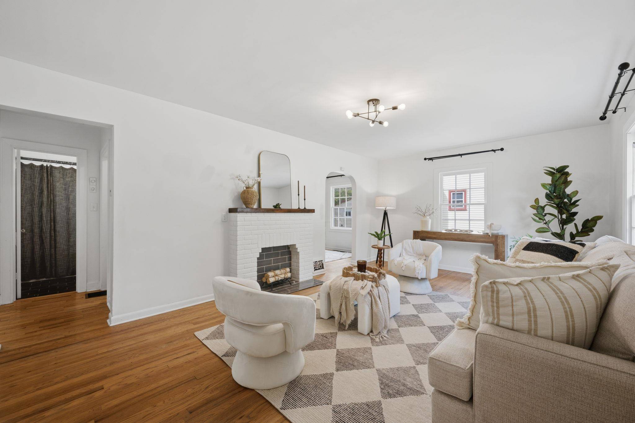 727 S Volutsia Ave, Wichita, KS 67211-2936