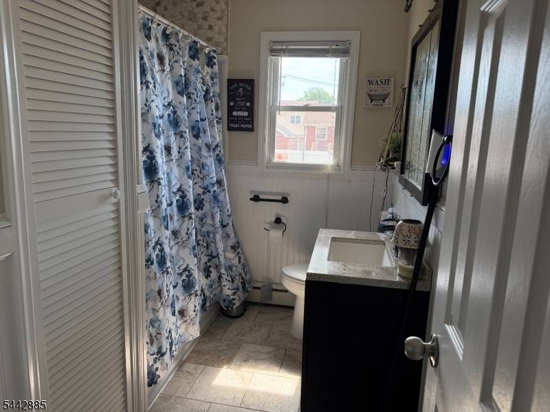 22 Longview Ave, Carteret Boro, NJ 07008