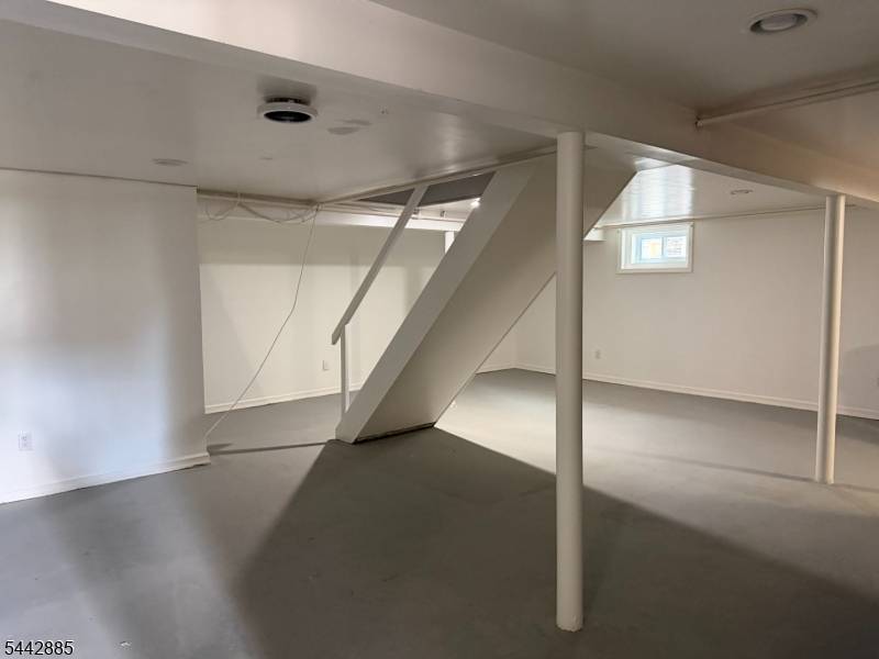 22 Longview Ave, Carteret Boro, NJ 07008
