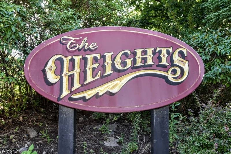 606 Skyline Dr, Haledon Boro, NJ 07508
