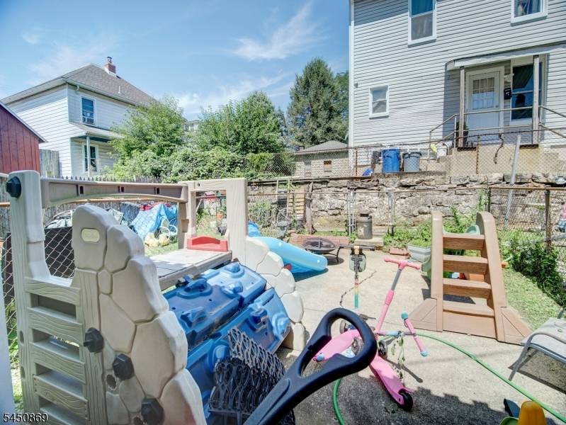 9 Davis St, Phillipsburg Town, NJ 08865