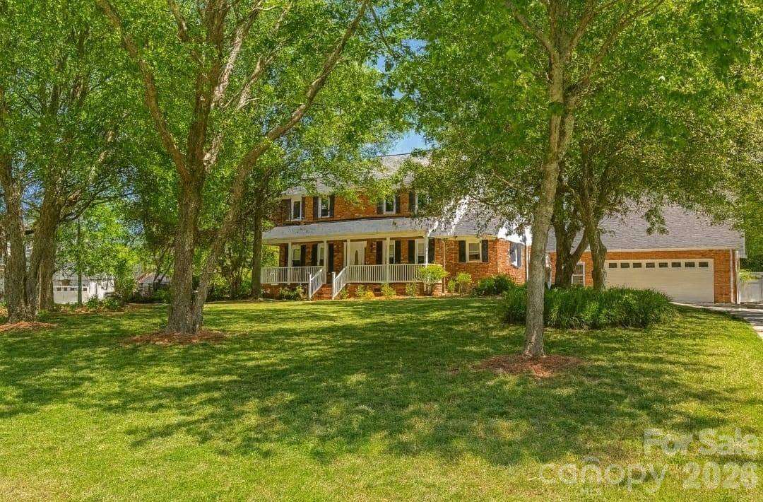 8225 Kensington LN, Harrisburg, NC 28075