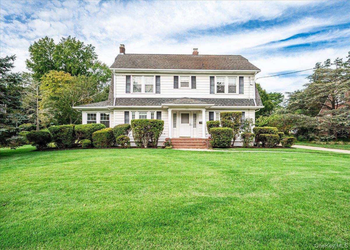 132 Washington AVE, Patchogue, NY 11772