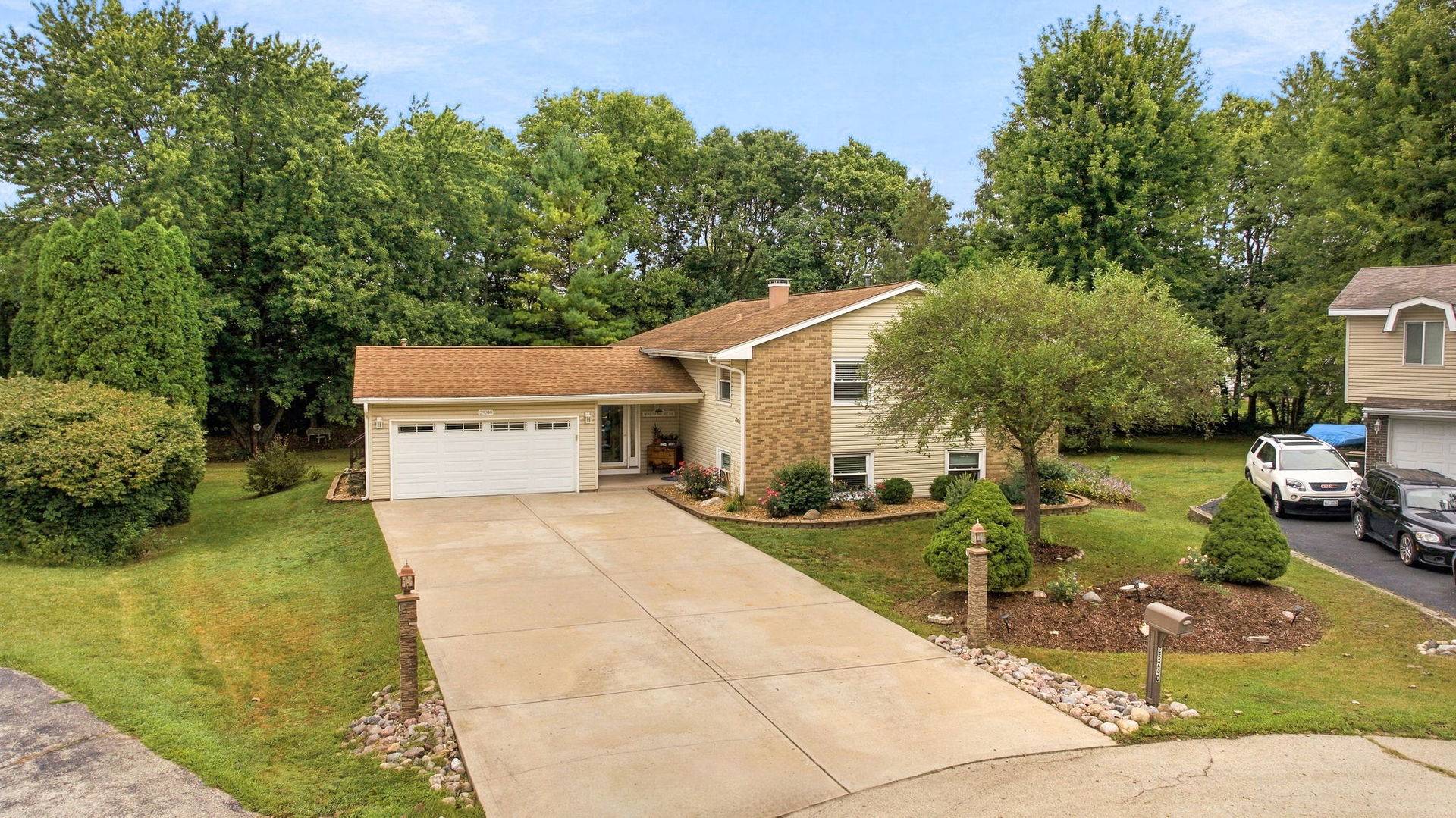 25240 W Marble CT, Channahon, IL 60410