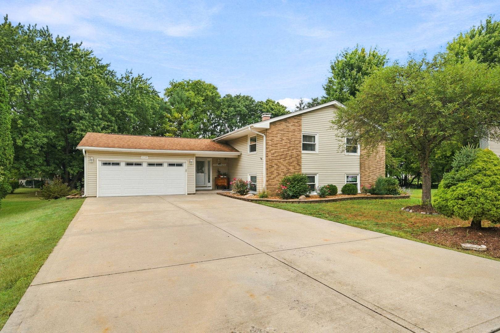 25240 W Marble CT, Channahon, IL 60410