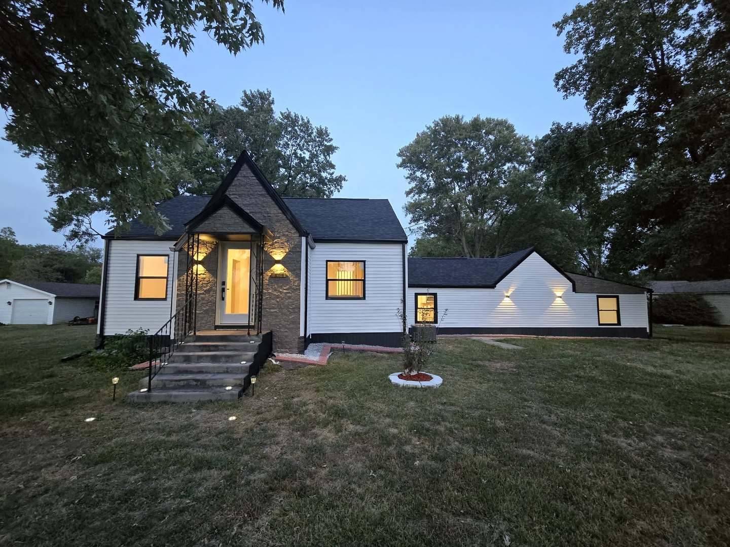 14322 MEMORY LN, Mt Vernon, IL 62864