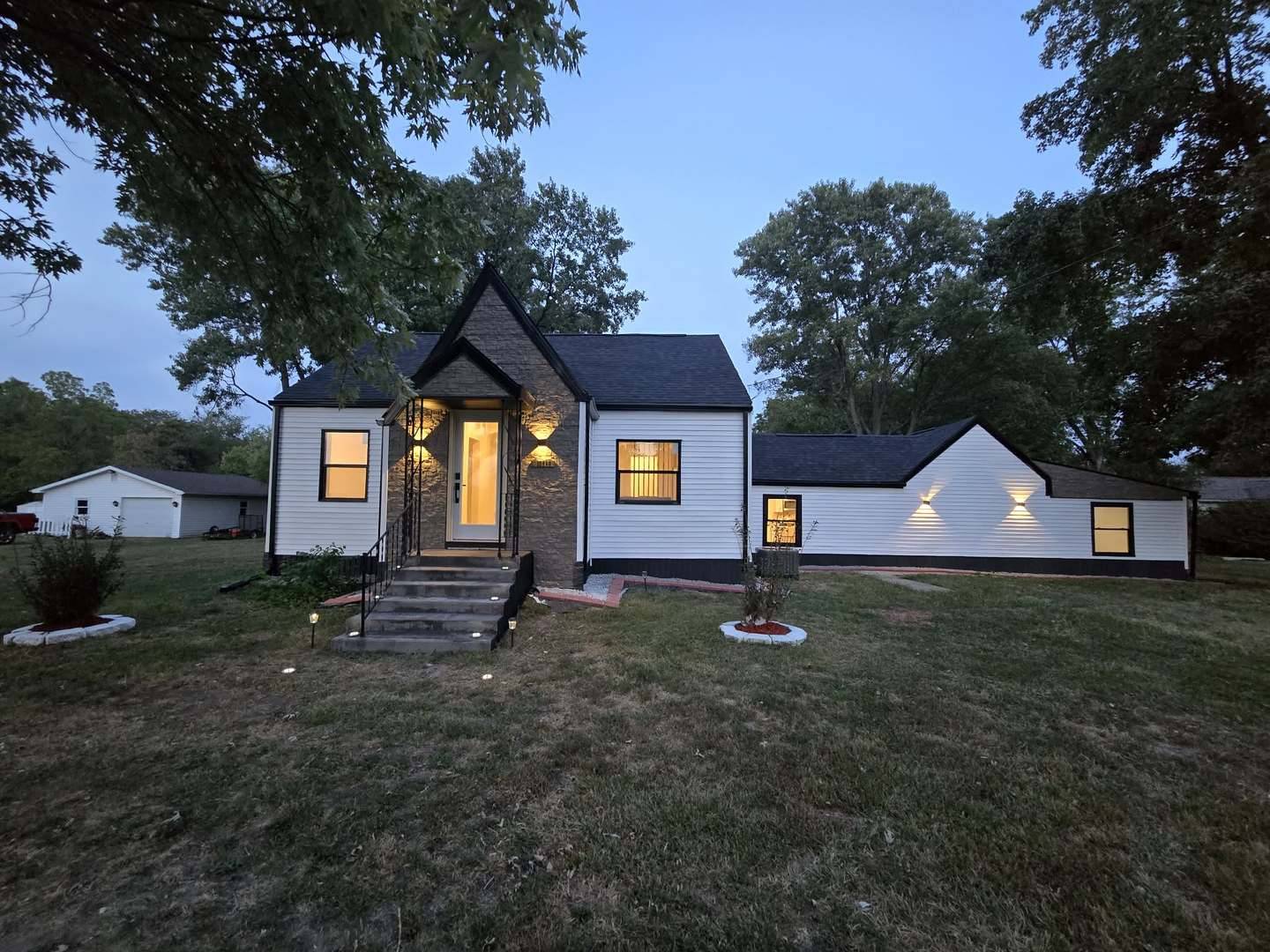 14322 MEMORY LN, Mt Vernon, IL 62864